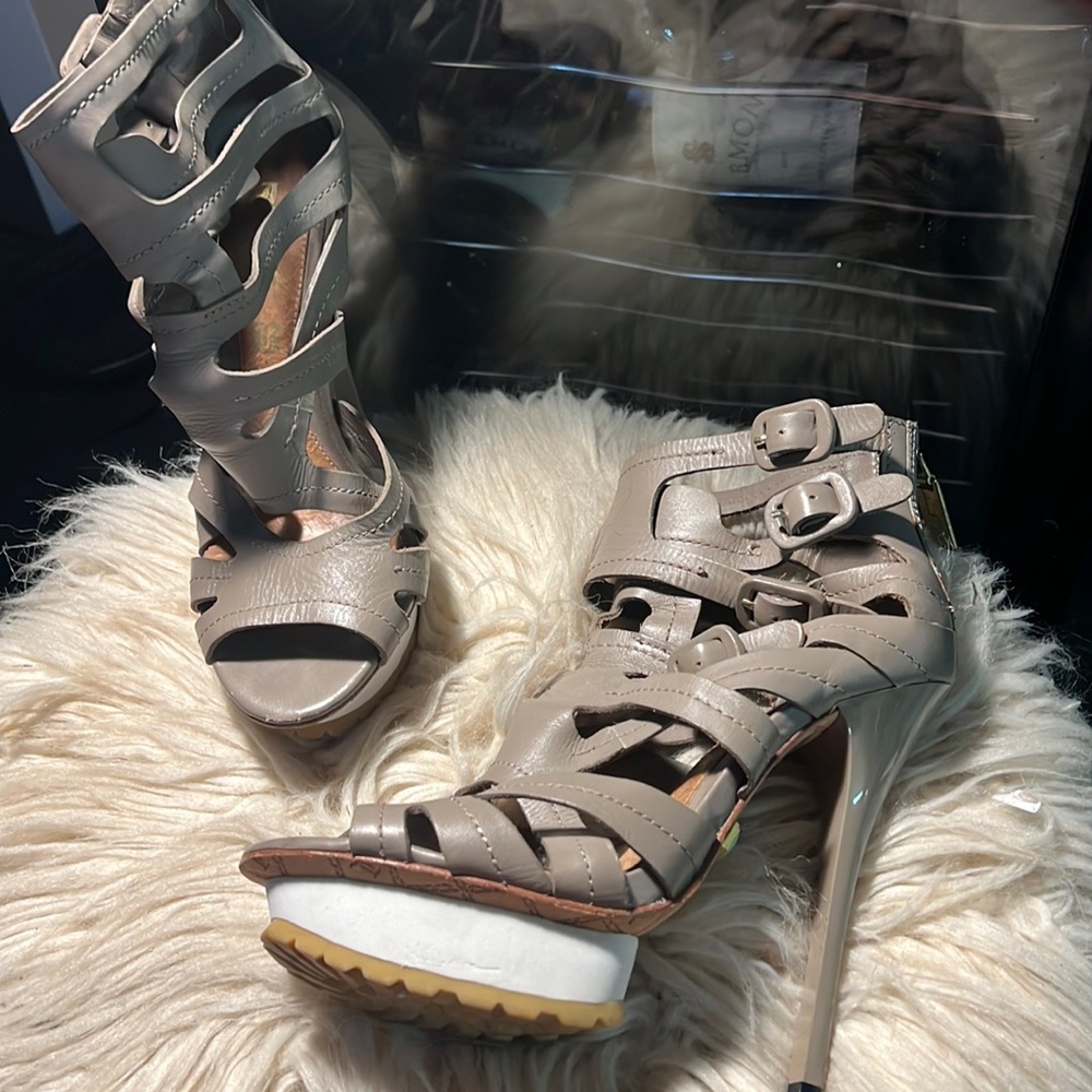 Lamb pumps
